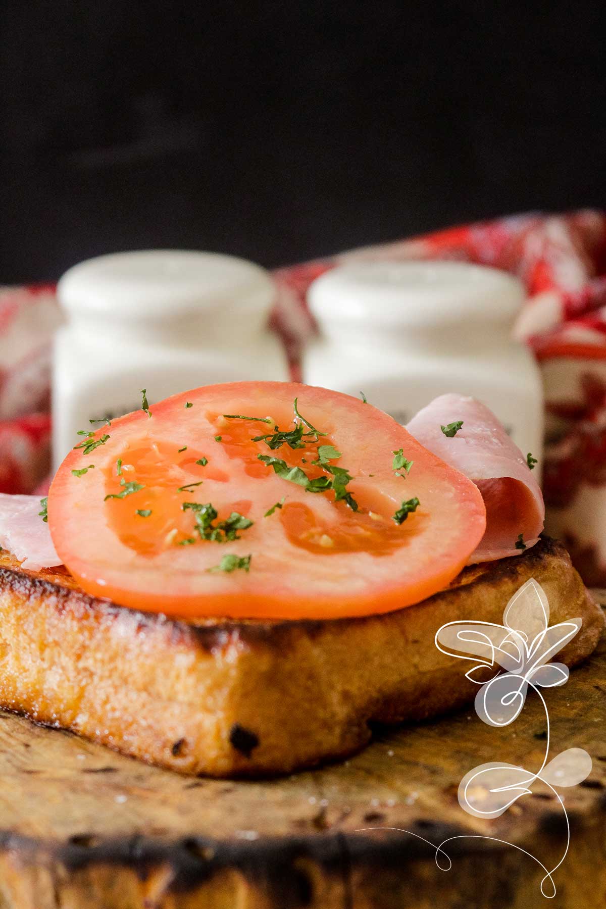 Conheça a French Toast e faça uma receita de Torrada Francesa Salgada para o café da manhã.