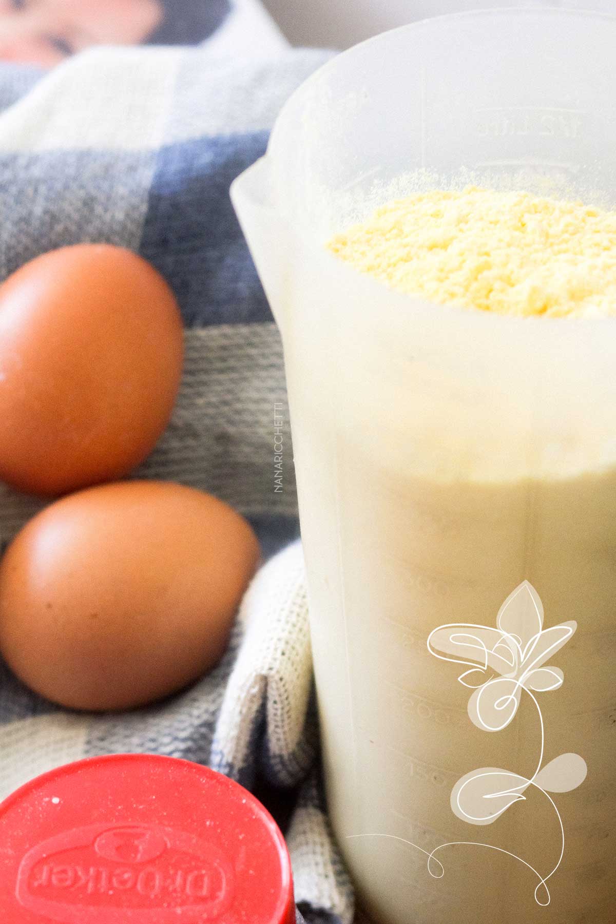 Receita de Bolo de Fubá Simples - faça para o lanche da tarde, para acompanhar aquele café quentinho.