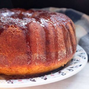 Receita de Bolo de Fubá com Suco de Laranja - para um lanche da tarde com direito a um café quentinho.