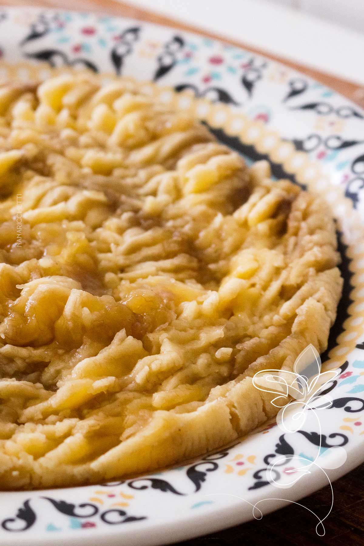 Receita de Doce de Bananada - um clássico deleite para servir no final de semana, depois do almoço de família.