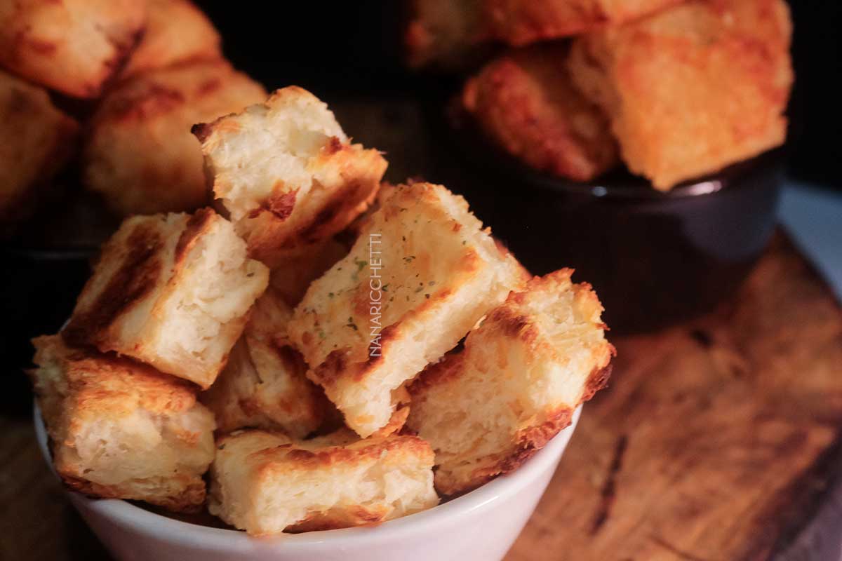 Receita de Mandioca Frita Cremosa - para petiscar no seu dei de folga, com aquela bebida geladinha.