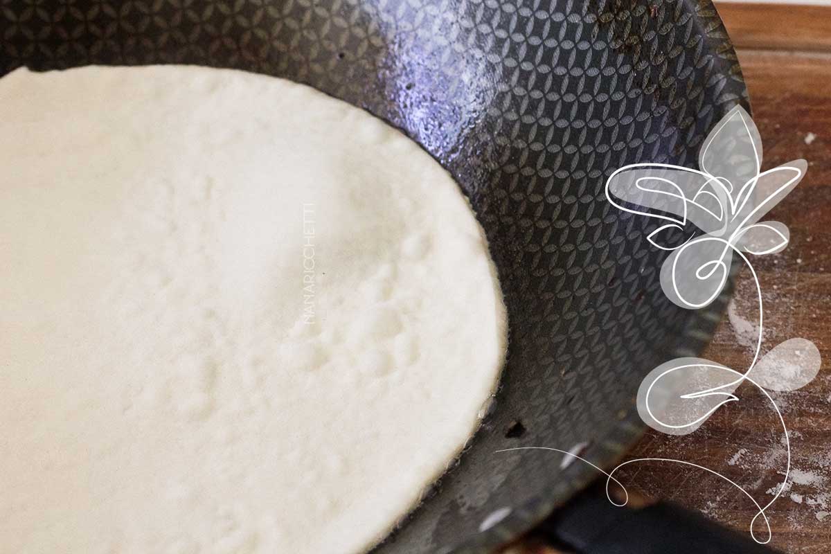 Receita de Massa de Pizza de Frigideira - faça um delicioso lanche para o final de semana.