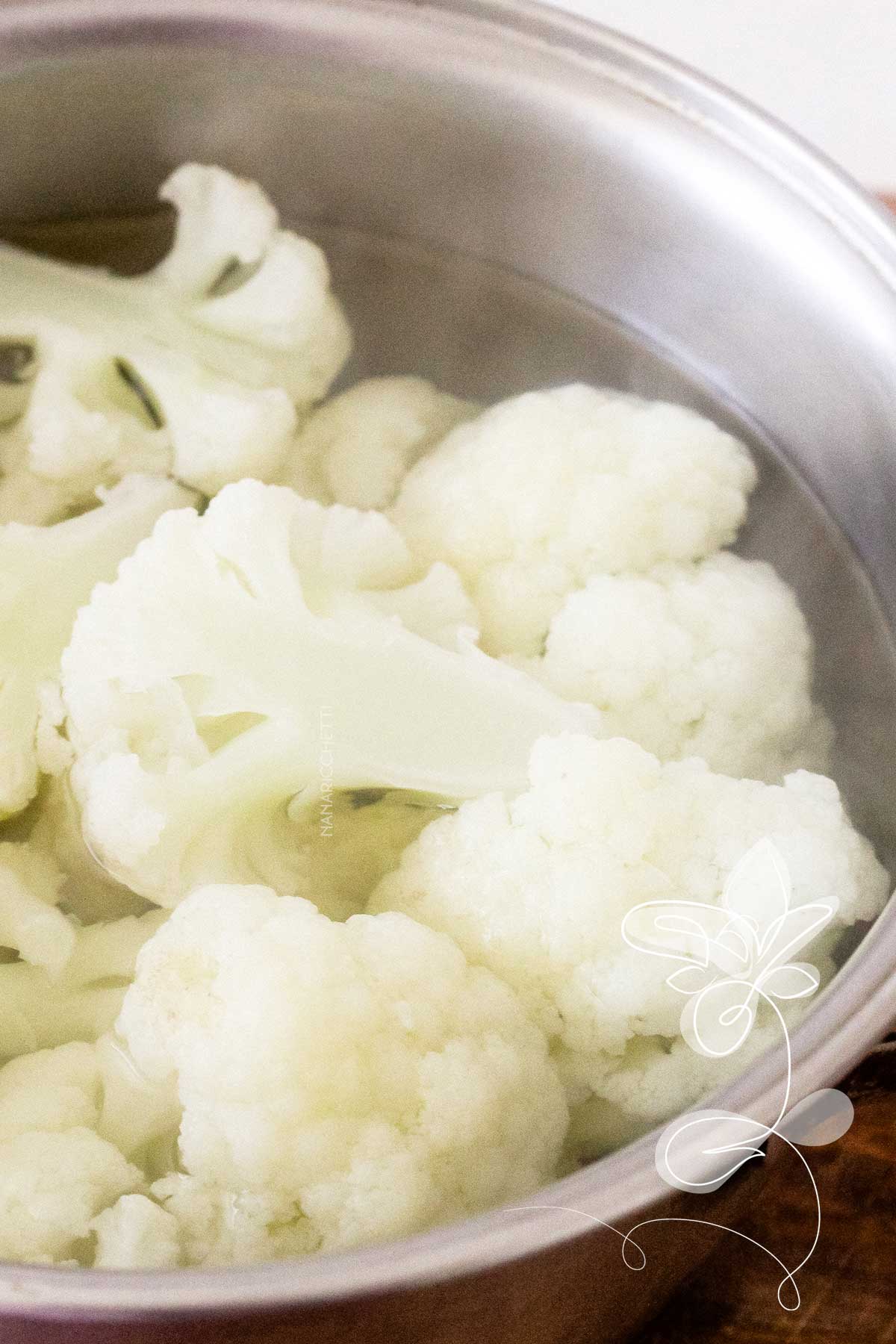 Receita de Salada de Couve-flor - prepare uma salada simples e nutritiva para o almoço e jantar da família.