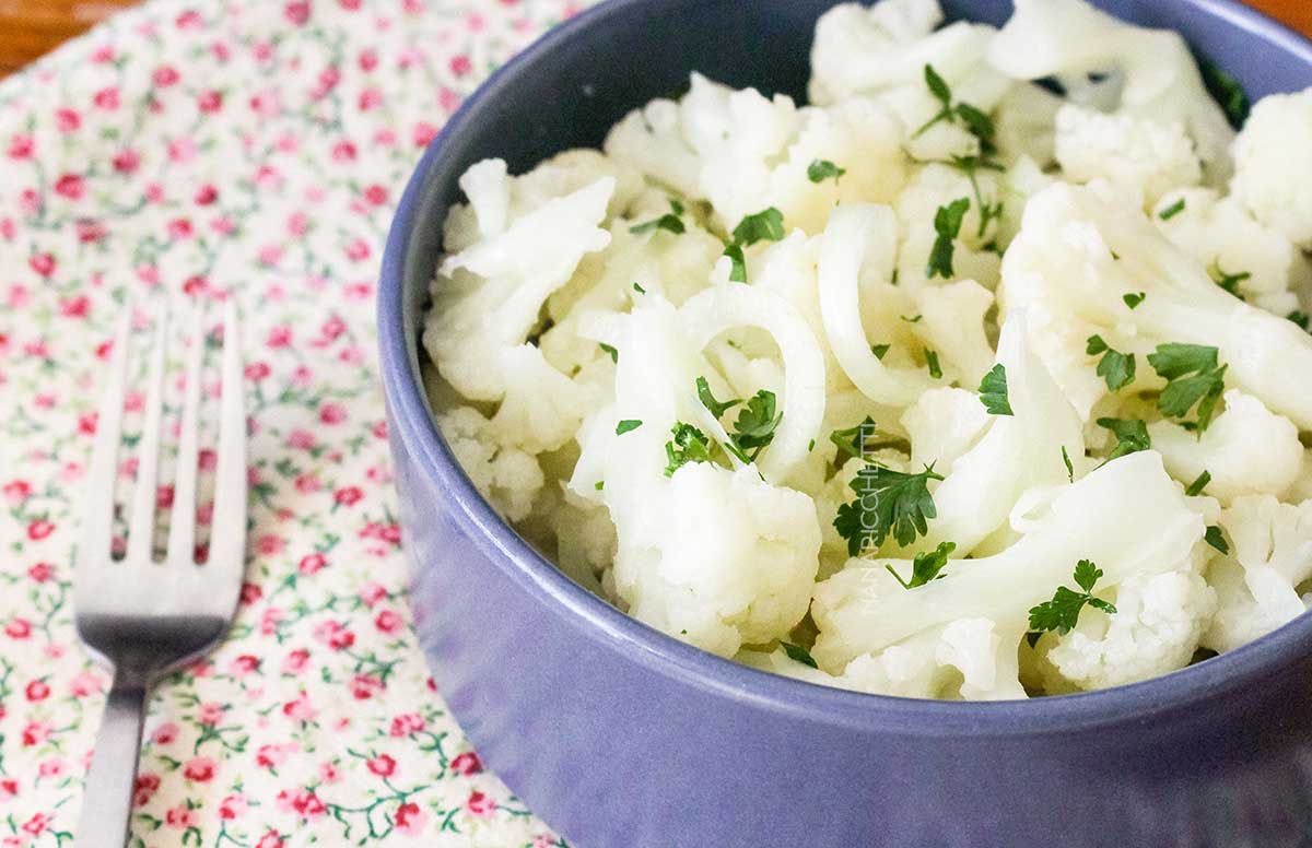 Receita de Salada de Couve-flor - prepare uma salada simples e nutritiva para o almoço e jantar da família.