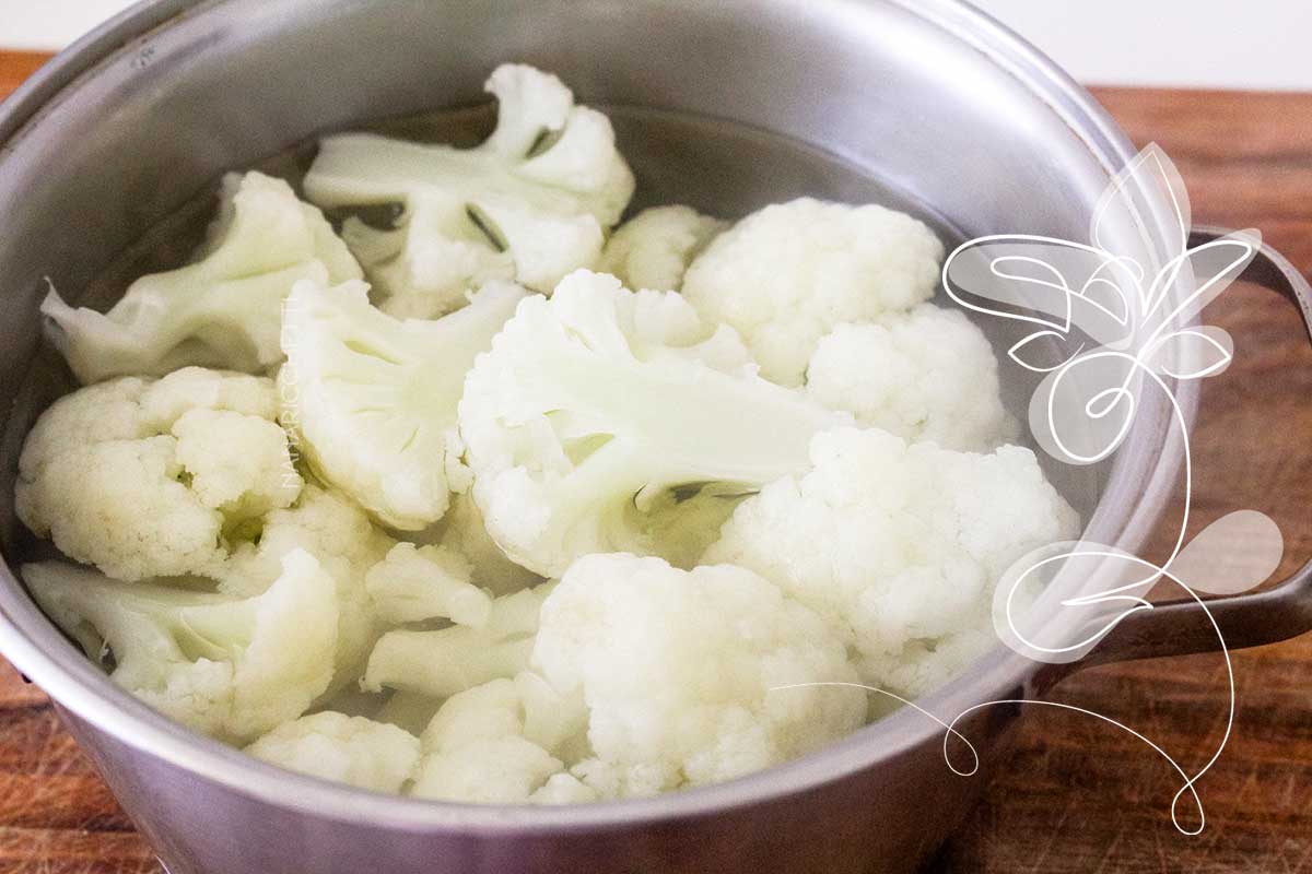 Receita de Salada de Couve-flor - prepare uma salada simples e nutritiva para o almoço e jantar da família.