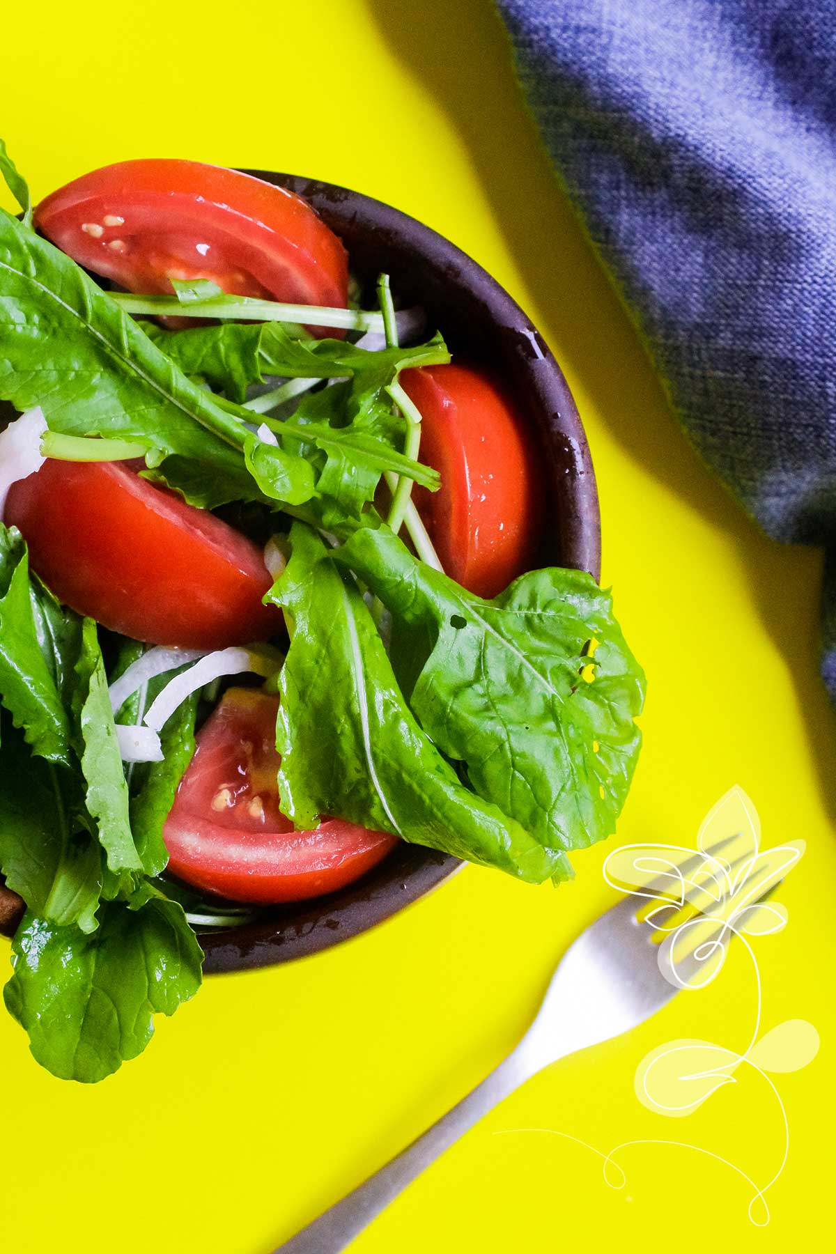 Receita de Salada de Rúcula com Tomate e Cebola - tão simples e fácil de fazer, faça para o seu almoço ou jantar.