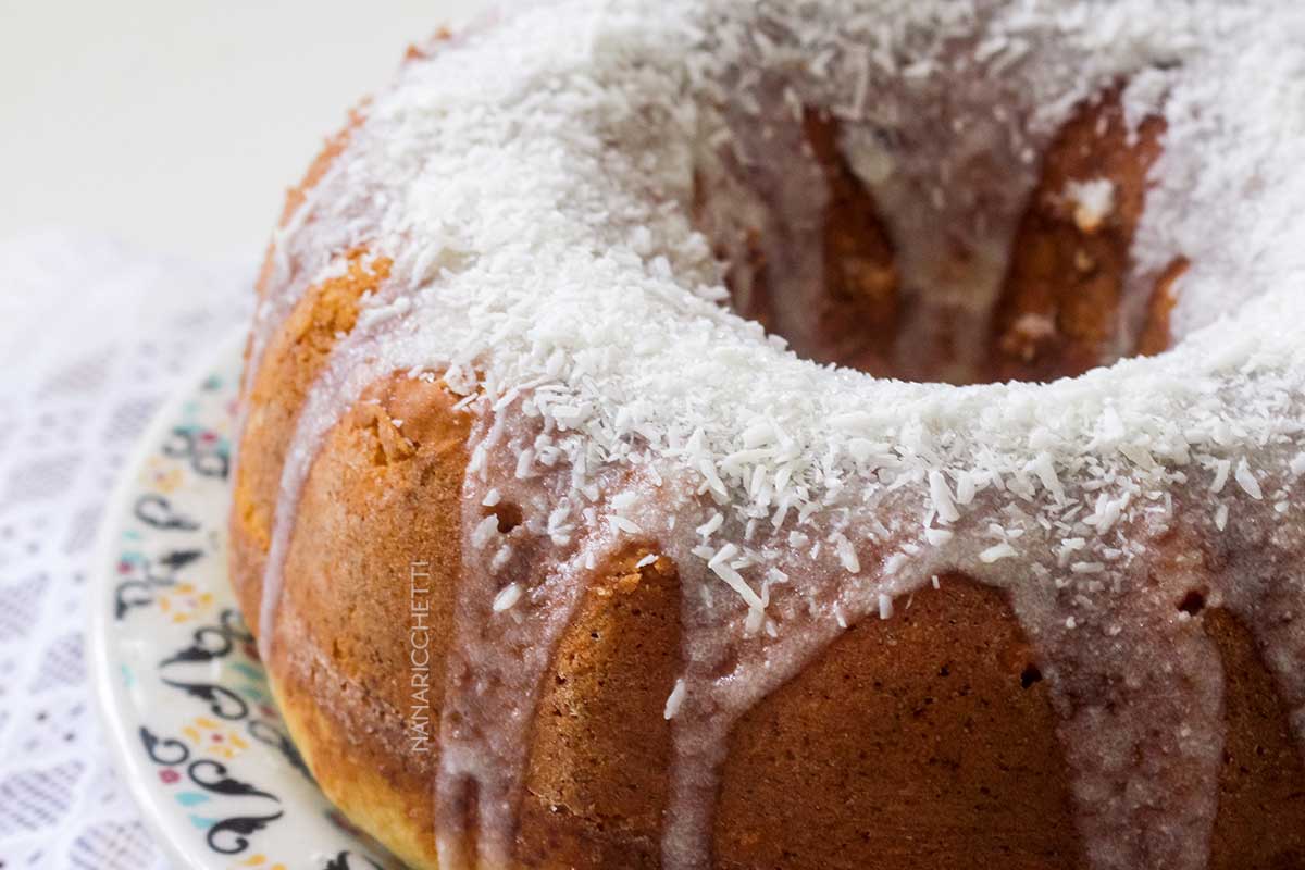 Receita de Bolo de Coco Ralado Simples - faça um café da tarde delicioso para os seus convidados.