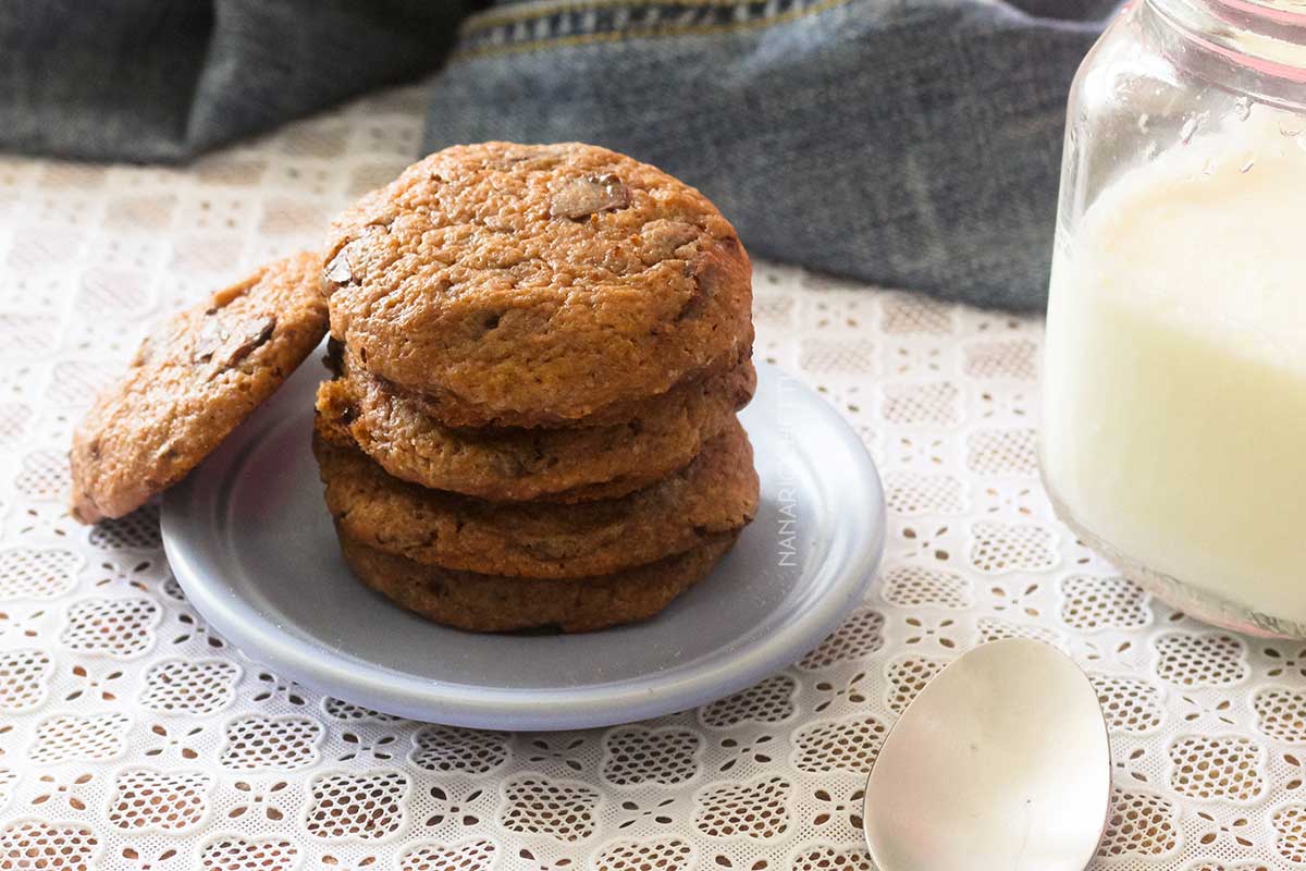 Receita de Cookies de Chocolate Americano - faça biscoito com gotas de chocolate para o lanche da tarde da criançada.