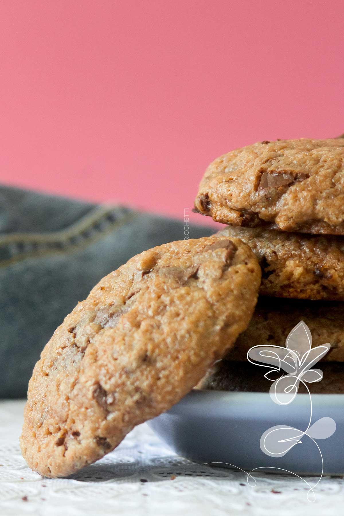 Receita de Cookies de Chocolate Americano - faça biscoito com gotas de chocolate para o lanche da tarde da criançada.