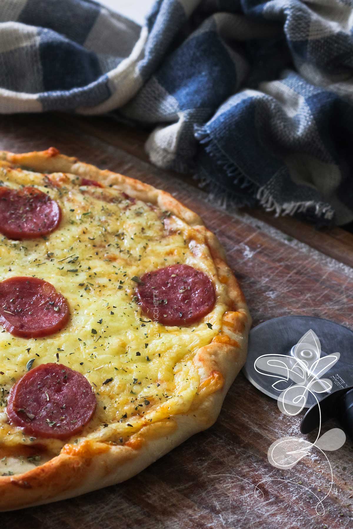 Receita de Massa de Pizza Caseira - faça um delicioso prato italiano para sábado a noite. 