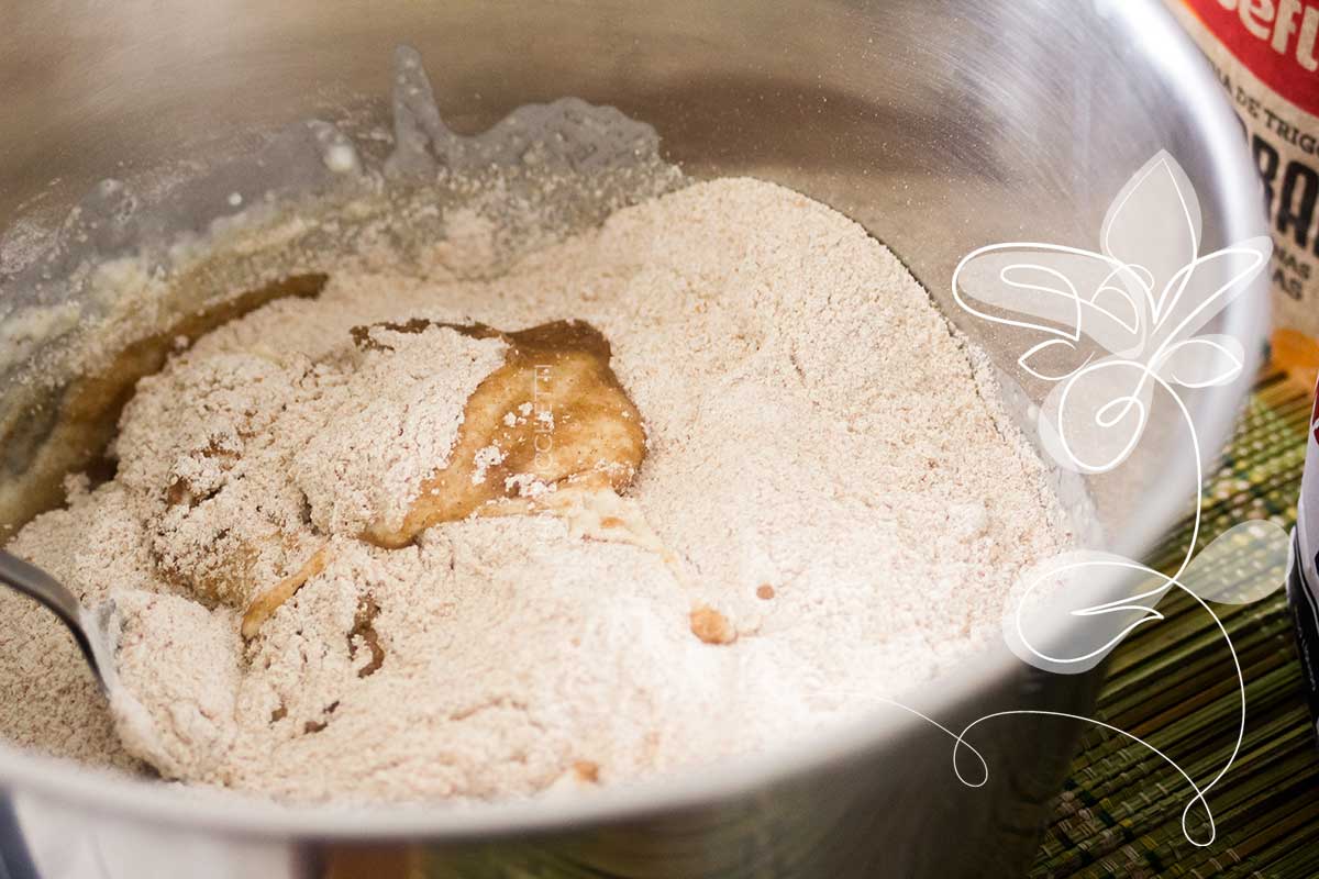 Receita de Pão Integral Caseiro - faça o seu pão e sirva no café da manhã da sua família.