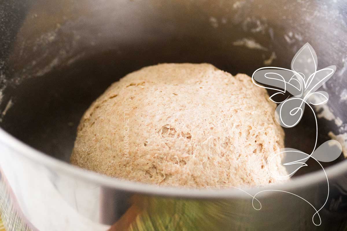 Receita de Pão Integral Caseiro - faça o seu pão e sirva no café da manhã da sua família.