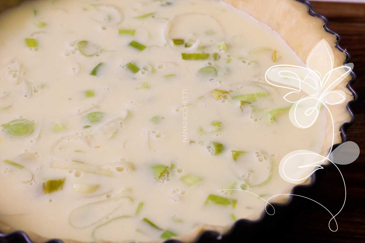 Receita de Quiche de Alho-poró com Queijo - nesses dias frescos de primavera, faça uma deliciosa torta caseira.