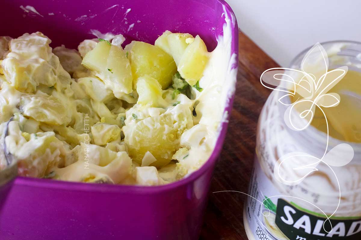 Salada de Batata com Ovos e Maionese