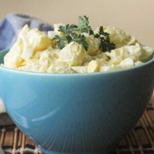 Salada de Batata com Ovos e Maionese