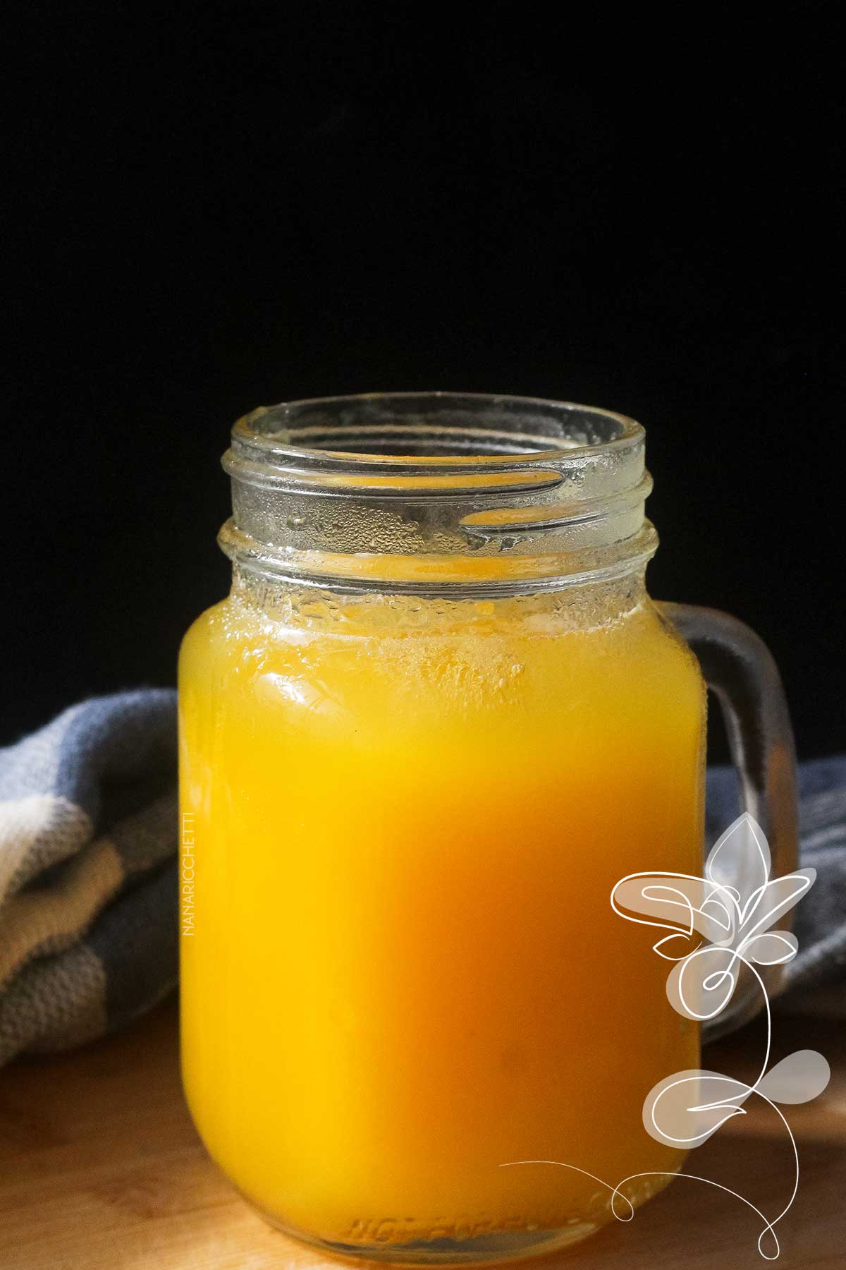 Receita de Suco de Laranja com Manga - uma bebida refrescante para qualquer hora do dia.