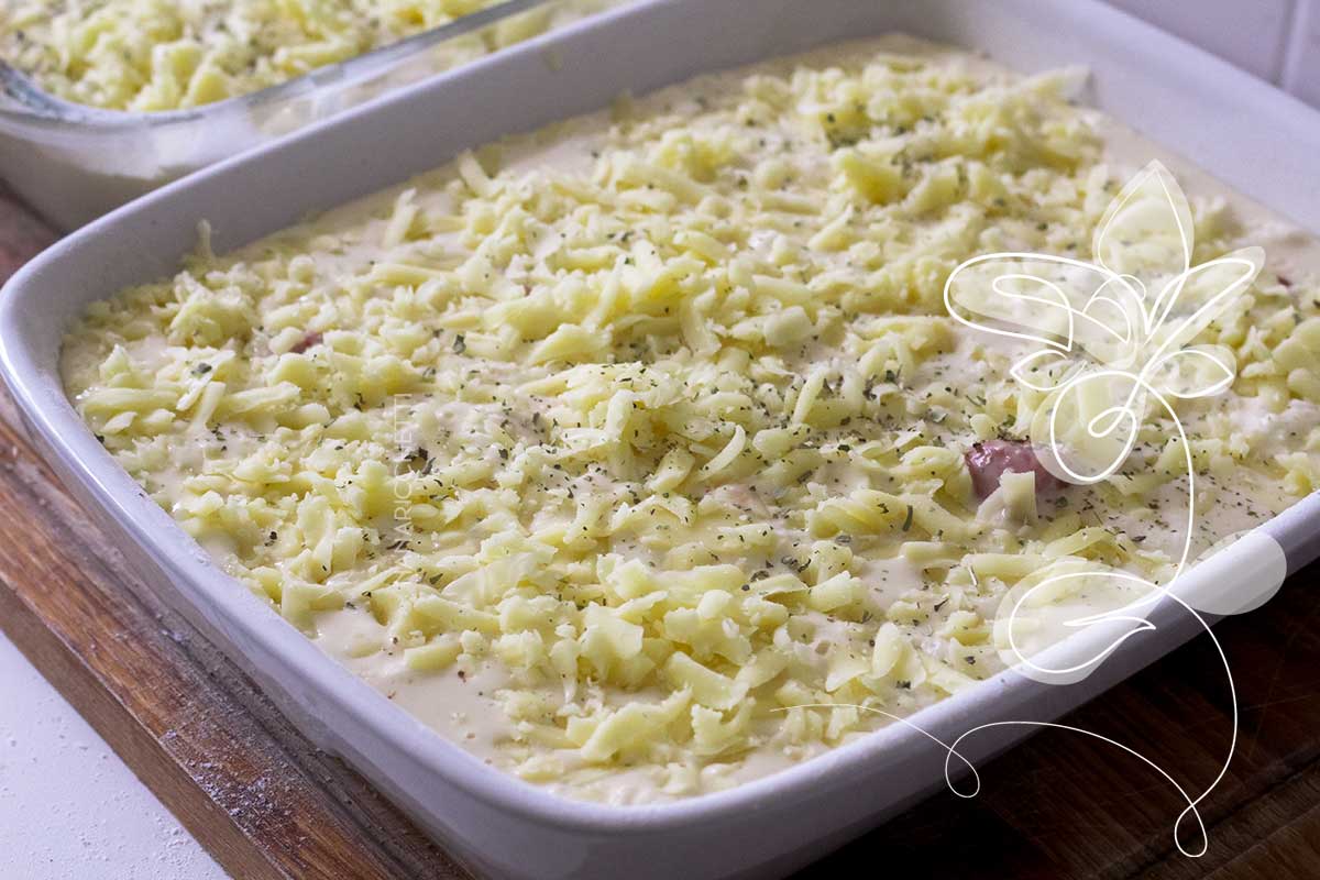 Receita de Torta de Salsicha de Liquidificador - faça um lanche caseiro rápido e fácil para o pessoal de casa.