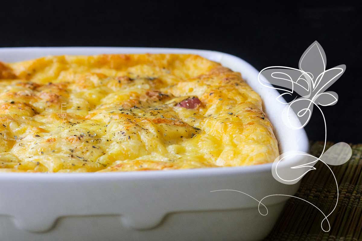 Receita de Torta de Salsicha de Liquidificador - faça um lanche caseiro rápido e fácil para o pessoal de casa.