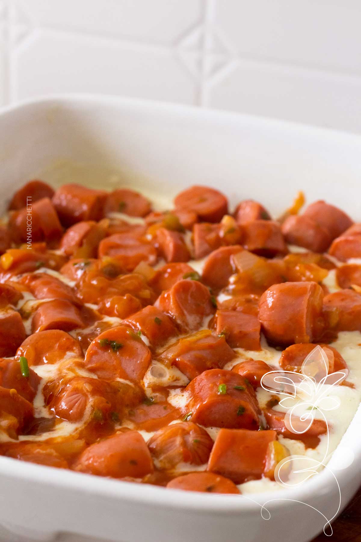 Receita de Torta de Salsicha de Liquidificador - faça um lanche caseiro rápido e fácil para o pessoal de casa.