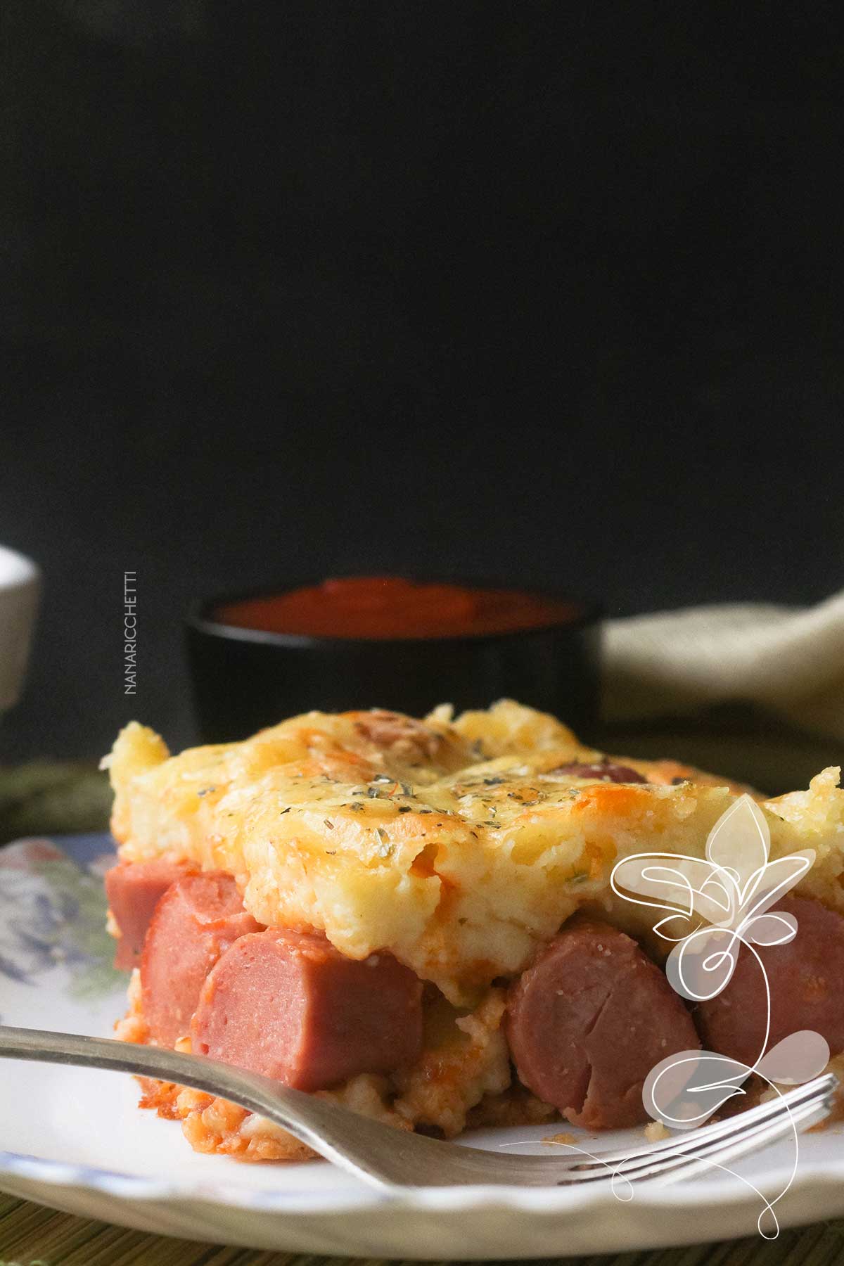 Receita de Torta de Salsicha de Liquidificador - faça um lanche caseiro rápido e fácil para o pessoal de casa.  