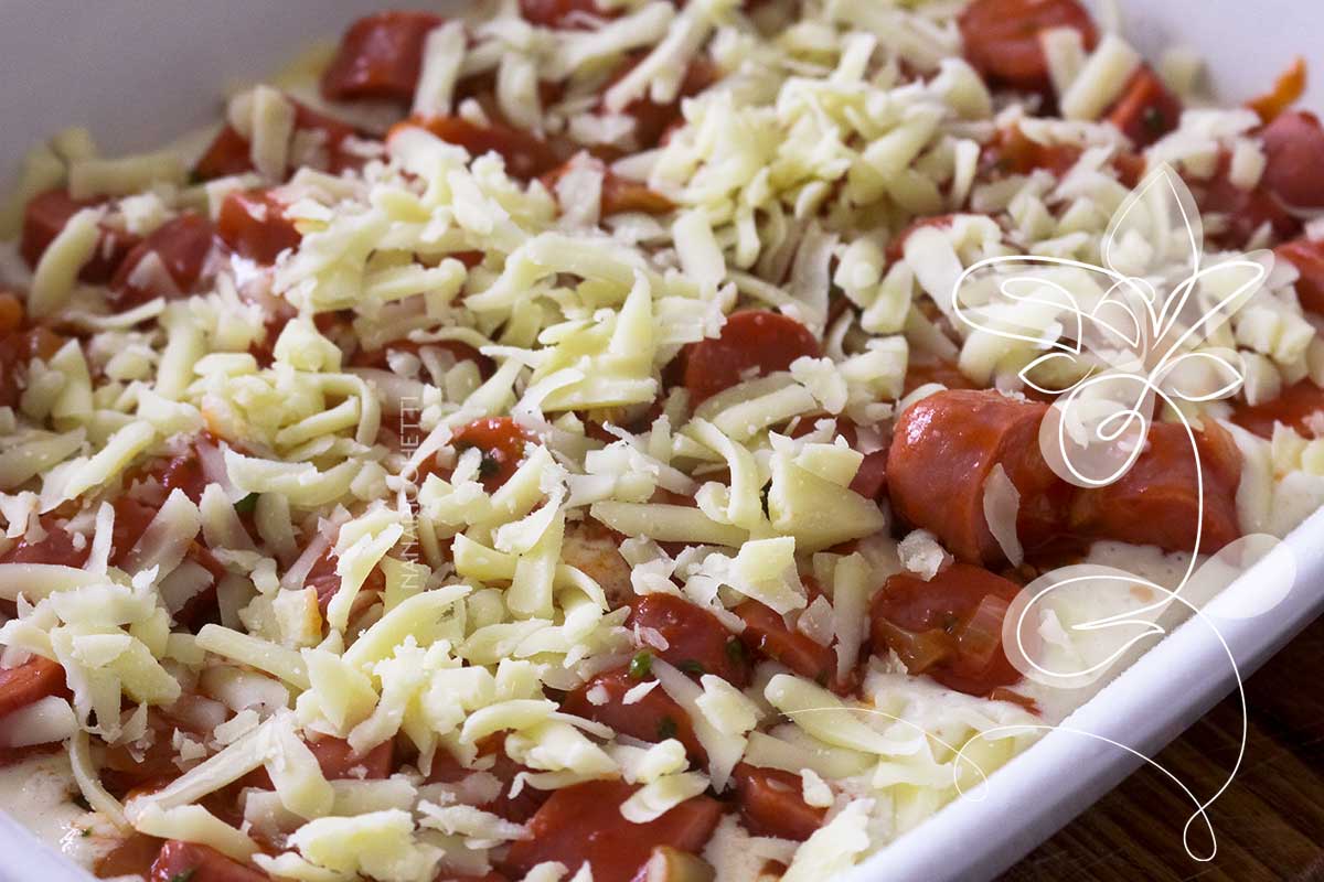 Receita de Torta de Salsicha de Liquidificador - faça um lanche caseiro rápido e fácil para o pessoal de casa.