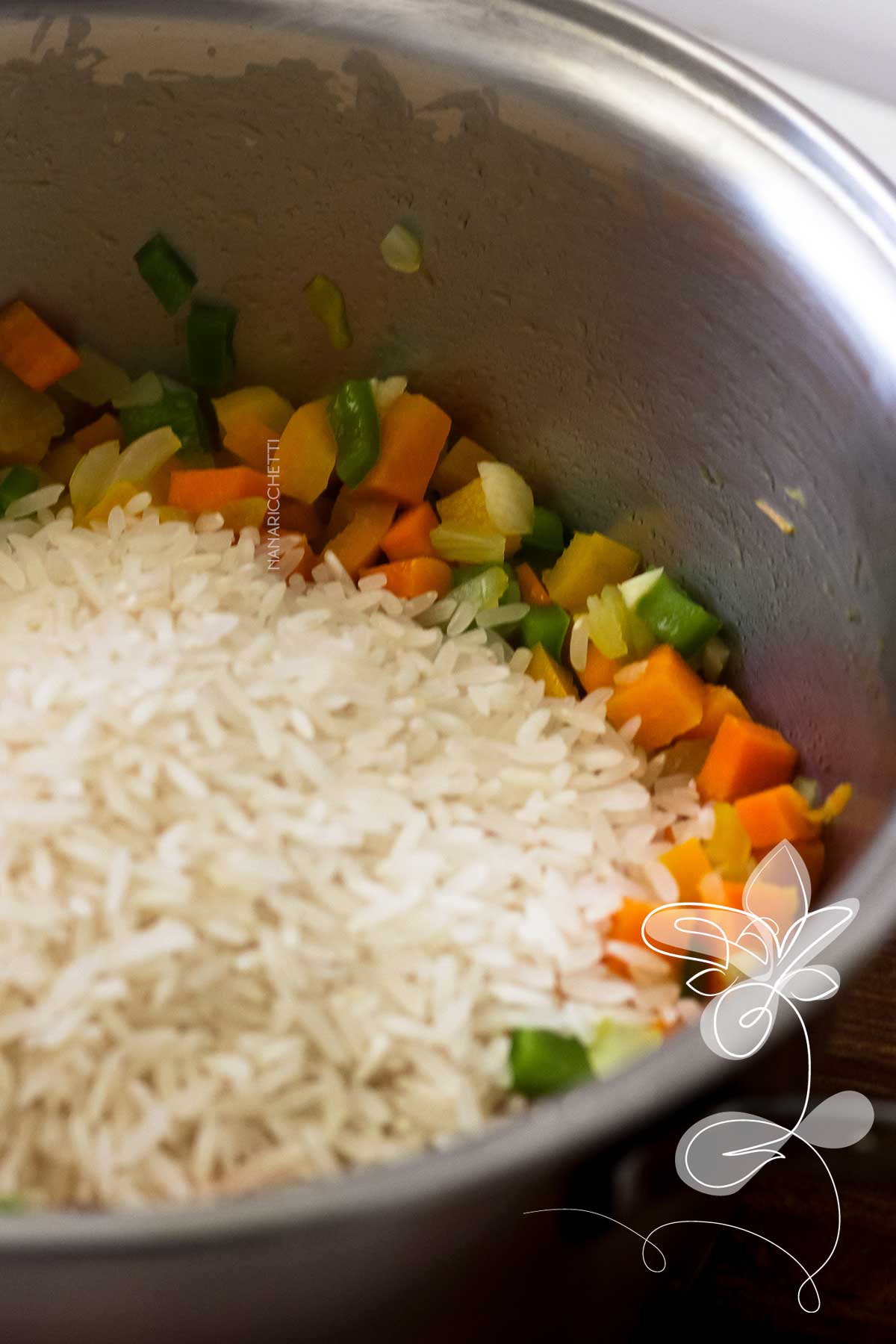 Receita de Arroz à Grega com Uvas Passas - perfeito para servir na ceia da noite de natal.