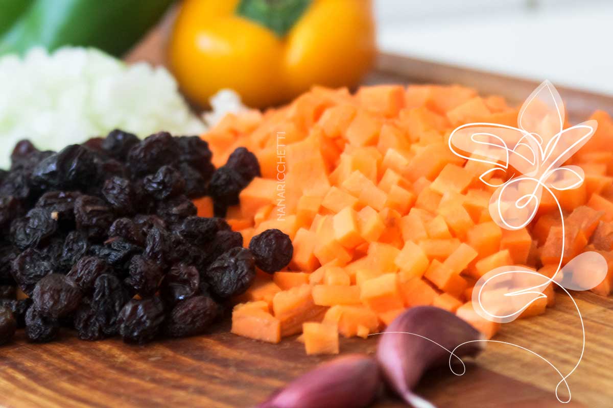 Receita de Arroz à Grega com Uvas Passas - perfeito para servir na ceia da noite de natal.