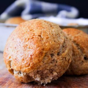 Receita de Pão de Minuto com Farinha Integral - perfeito para o café da manhã da família.