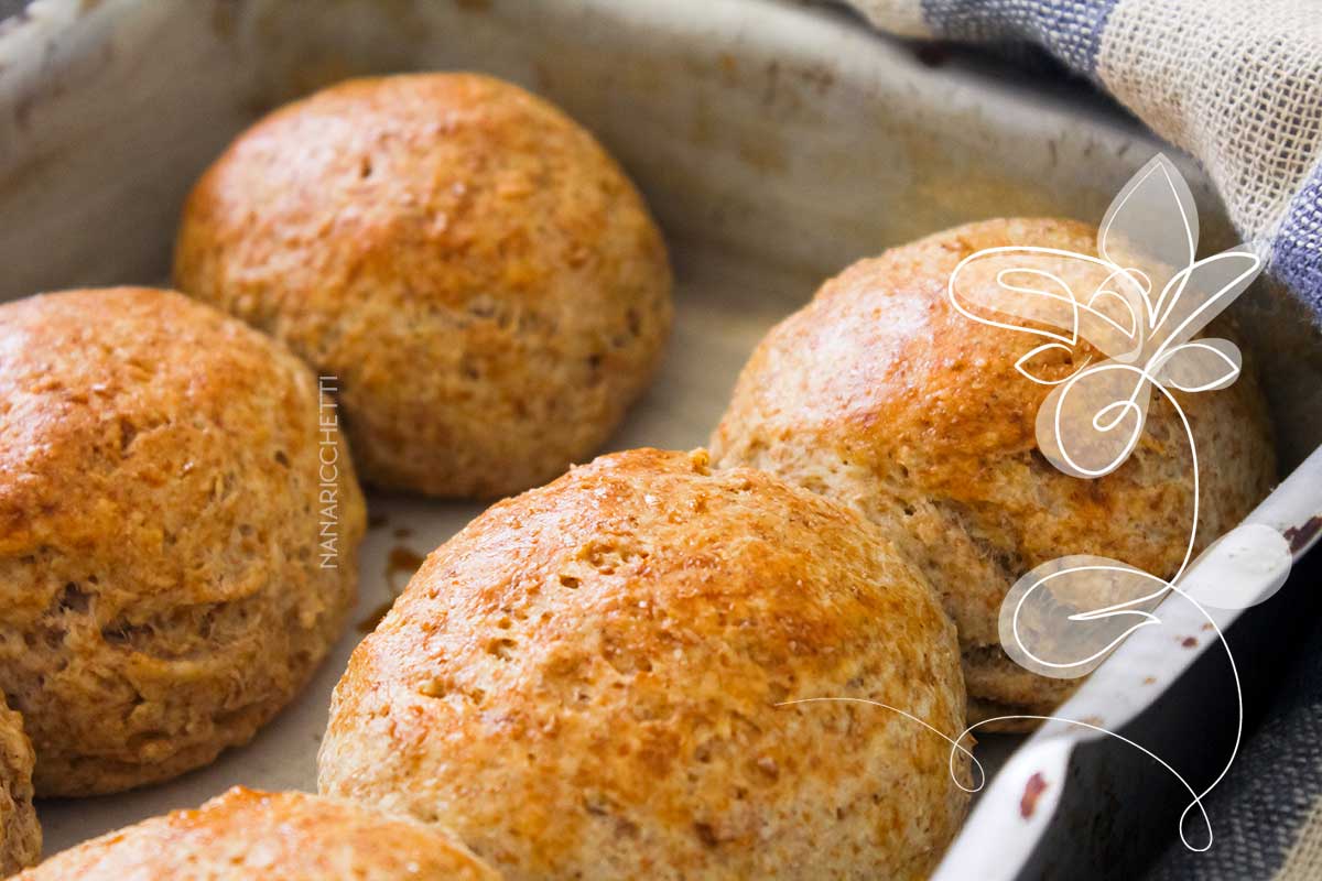 Receita de Pão de Minuto com Farinha Integral - perfeito para o café da manhã da família.