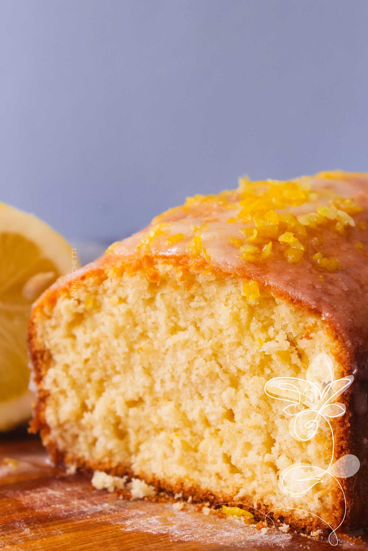 Receita de Bolo de Limão Siciliano - muito simples de fazer para servir no lanche da tarde.