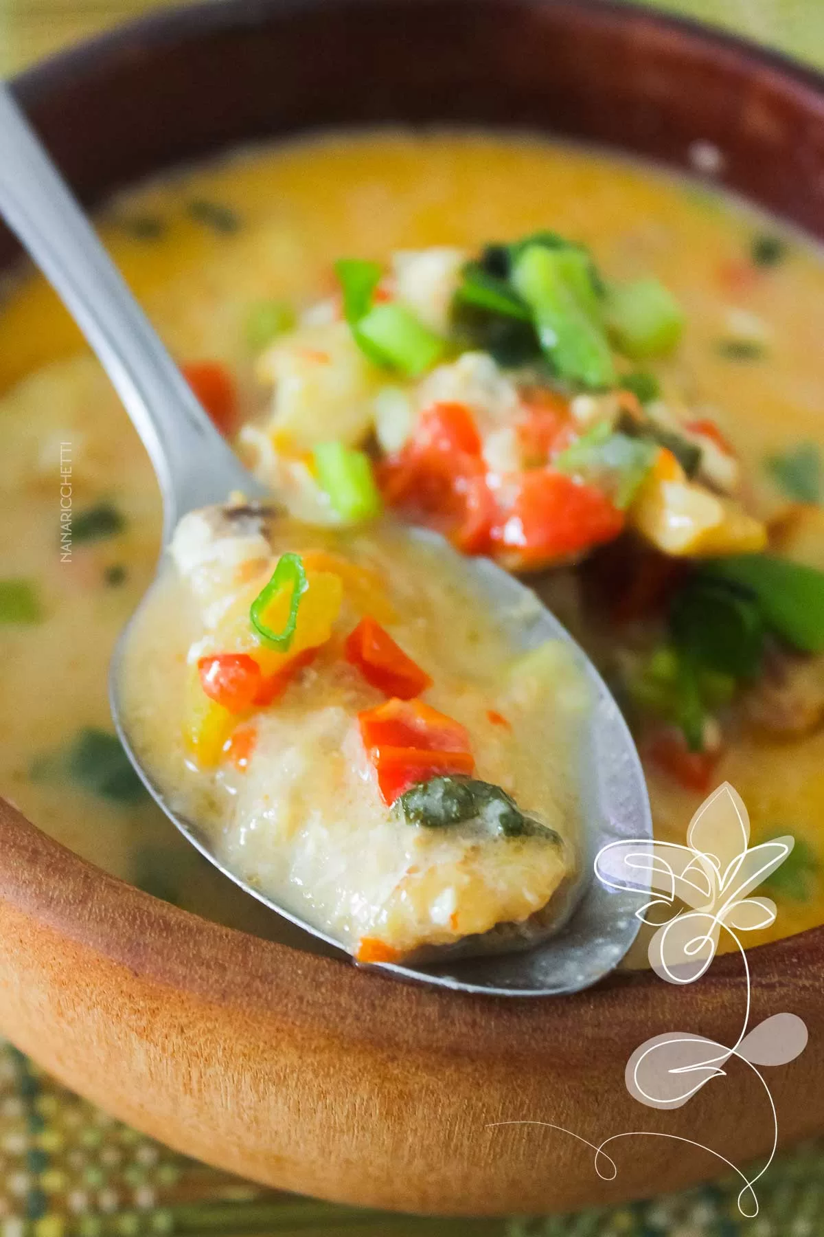 Receita de Peixe Cozido com Leite de Coco - um prato delicioso para servir no almoço de domingo com a família.