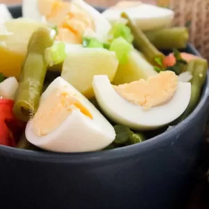 Receita de Salada de Vagem com Ovo, Batata e Tomate - faça para o seu almoço de verão.