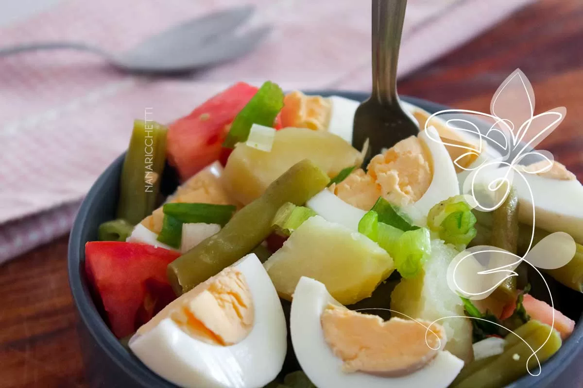 Receita de Salada de Vagem com Ovo, Batata e Tomate - faça para o seu almoço de verão.