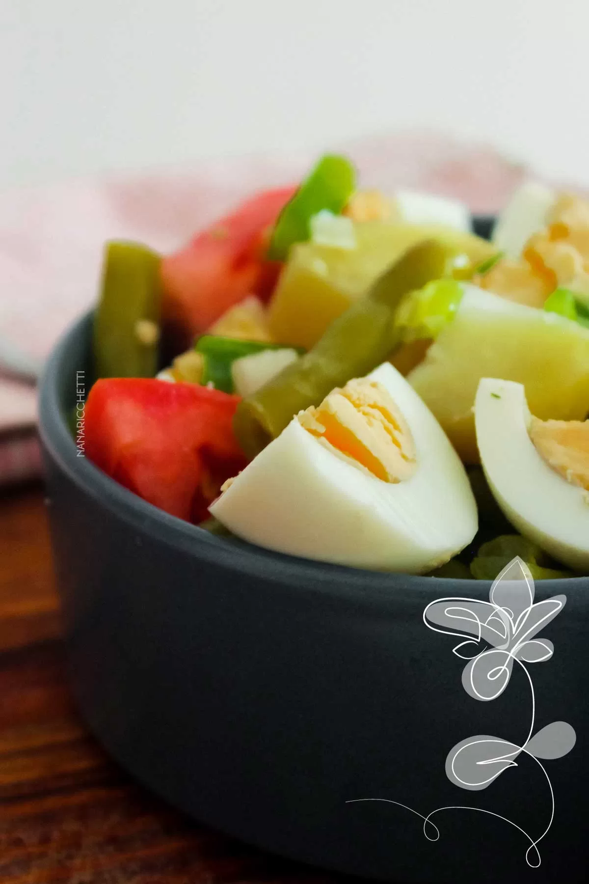 Receita de Salada de Vagem com Ovo, Batata e Tomate - faça para o seu almoço de verão. 