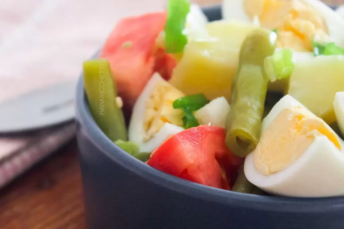 Receita de Salada de Vagem com Ovo, Batata e Tomate - faça para o seu almoço de verão.