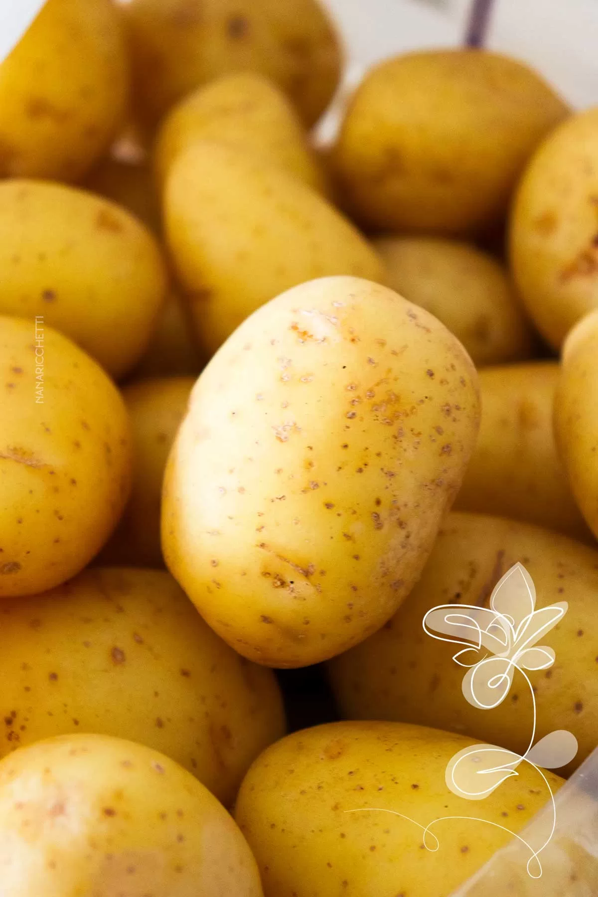 Receita de Conserva de Batata - nesse calor, sirva para petiscar ou na salada do almoço da semana.