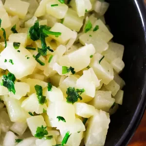 Receita de Salada de Chuchu - é muito fácil de fazer e já adianto que tem muita graça, sendo deliciosa.