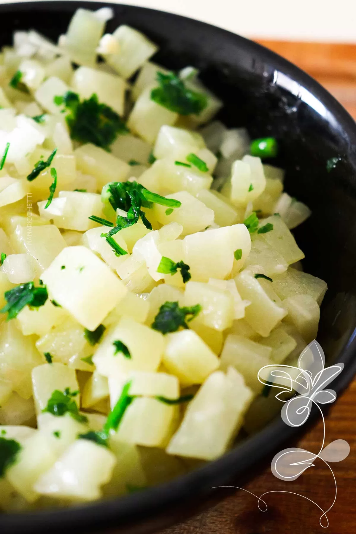 Receita de Salada de Chuchu - é muito fácil de fazer e já adianto que tem muita graça, sendo deliciosa. 