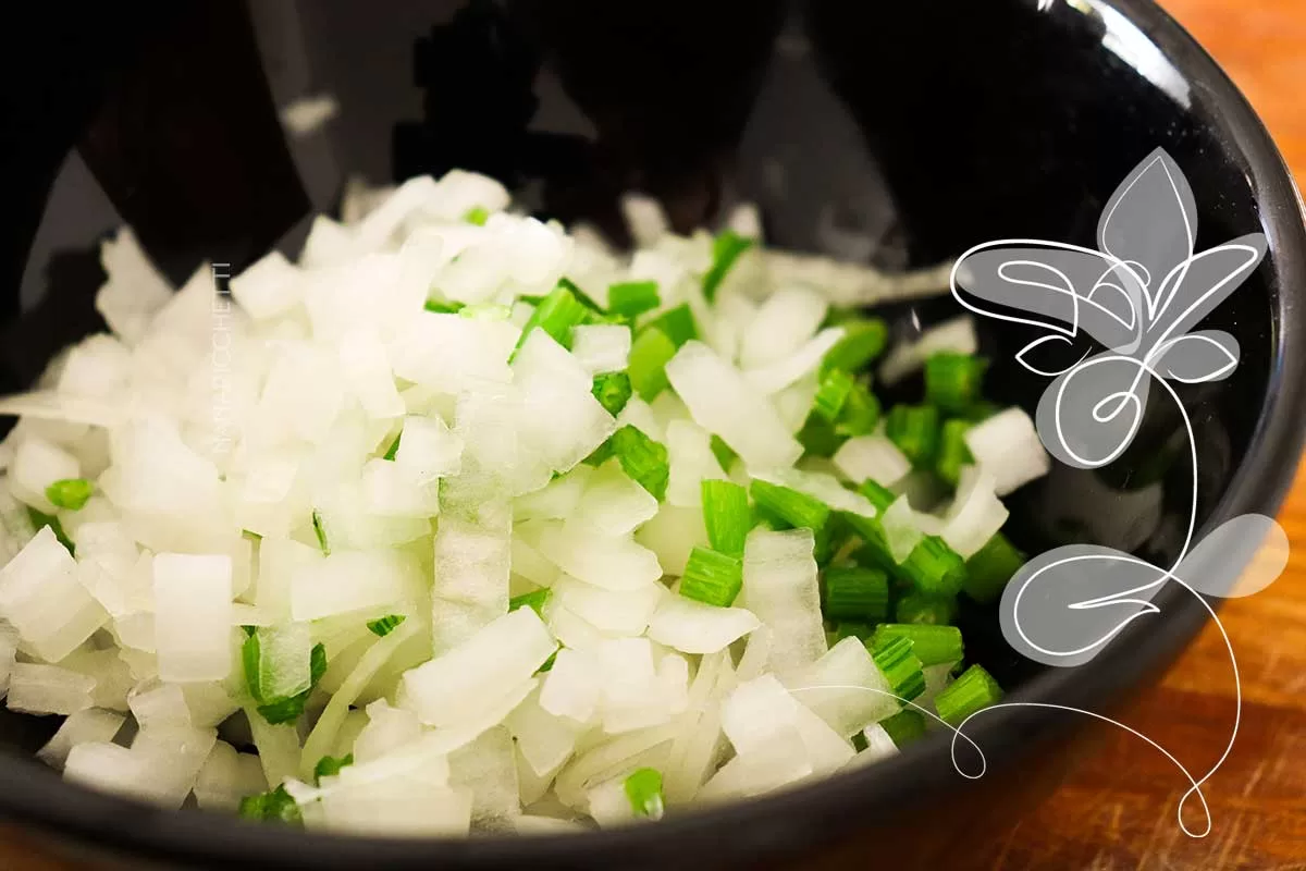 Receita de Salada de Chuchu - é muito fácil de fazer e já adianto que tem muita graça, sendo deliciosa.