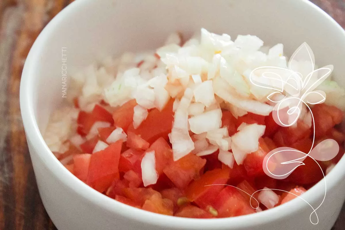 Receita de Salada de Feijão Carioca com Cenoura e Alface - faça um almoço de verão diferente com ingredientes básicos que tem em casa.