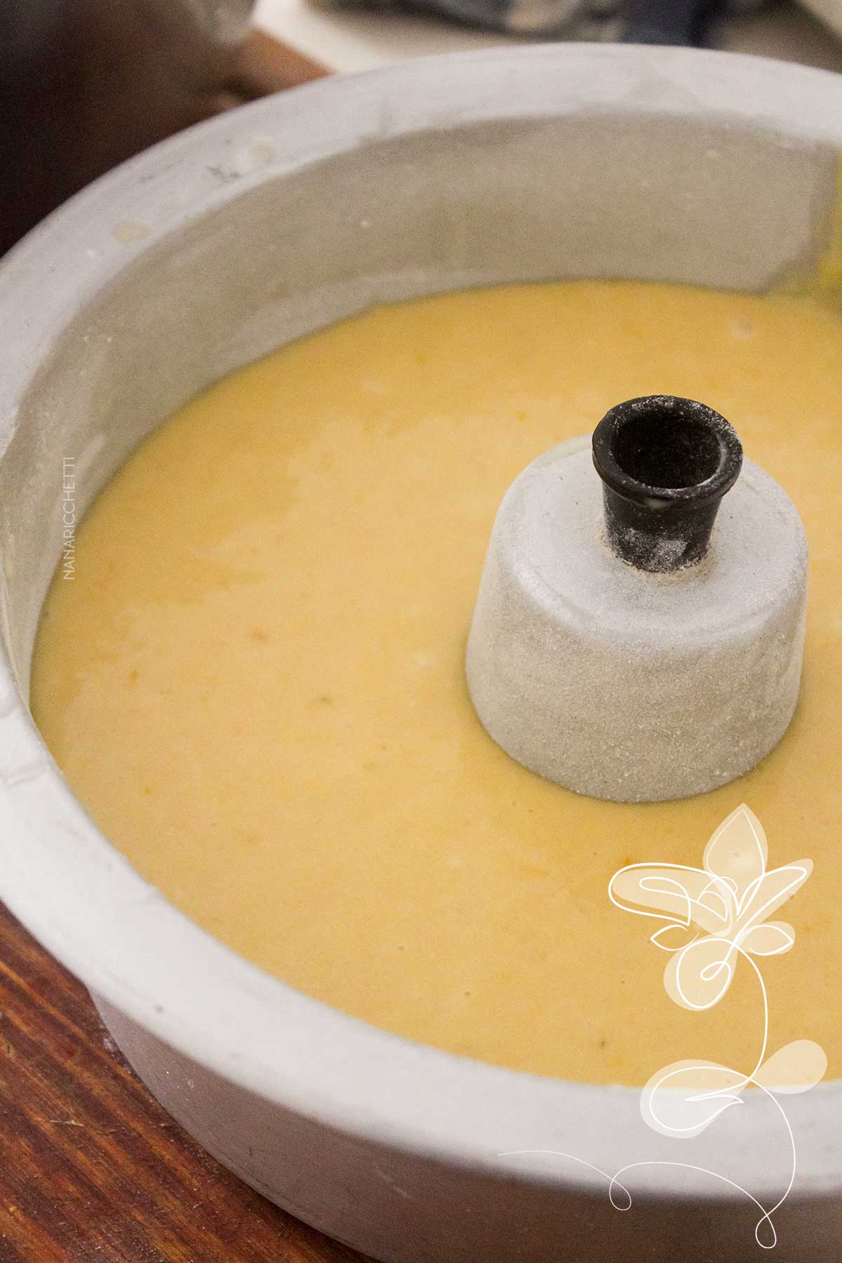 Receita de Bolo de Laranja com Casca - para um chá da tarde delicioso com aquele cafezinho ou chá fresquinho.