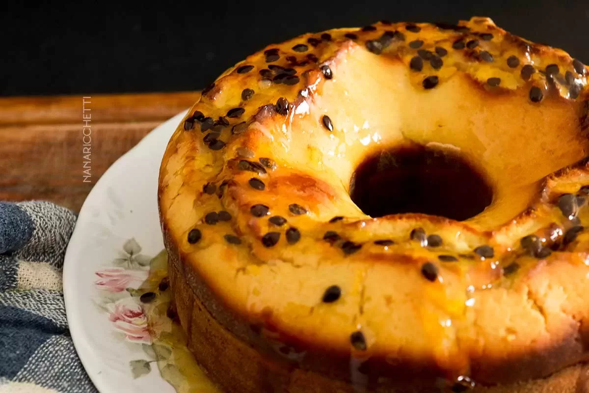 Bolo de Maracujá com polpa da Fruta