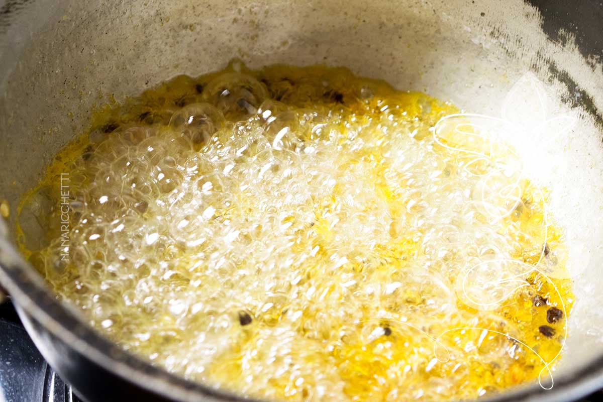 Receita de Bolo de Maracujá com polpa da Fruta - caseiro, fofinho e delicioso para o lanche da tarde.