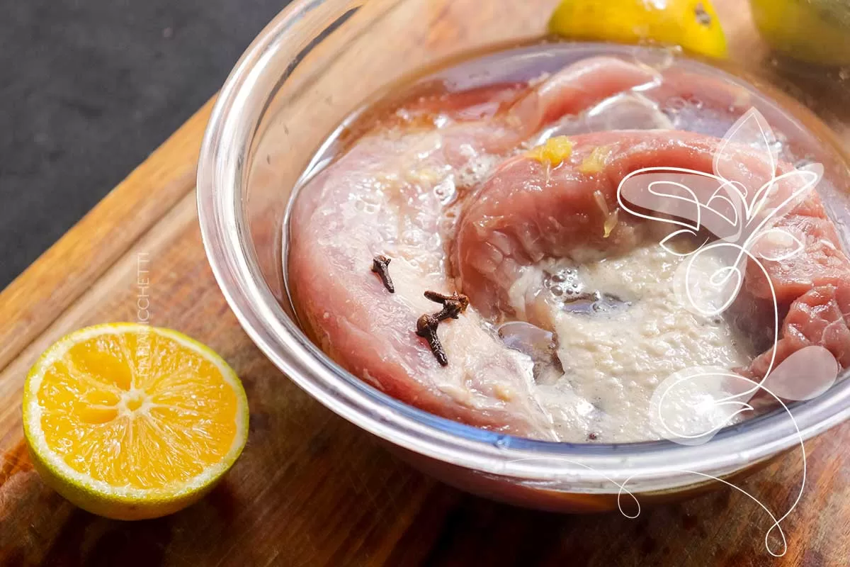 Receita de Carne de Porco Assada na Cerveja - faça um prato delicioso usando um belo pedaço de carne suína.