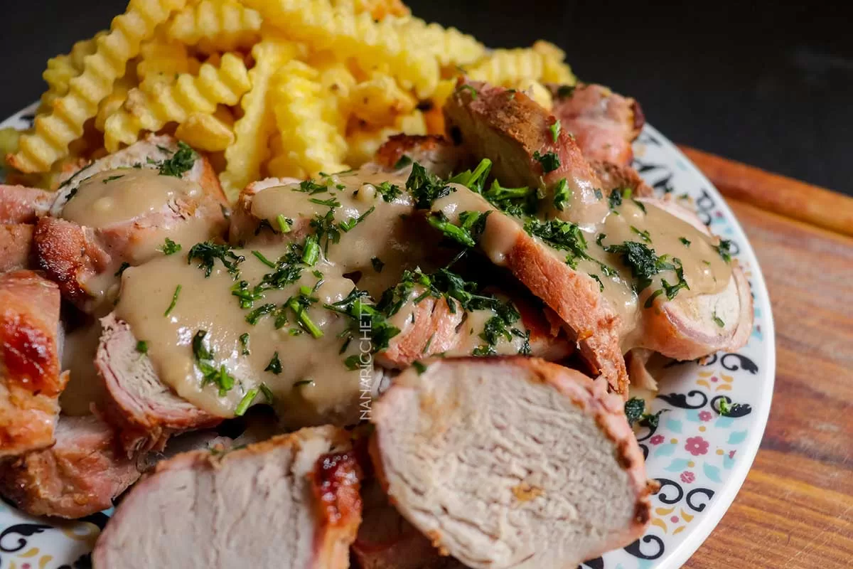 Receita de Carne de Porco Assada na Cerveja - faça um prato delicioso usando um belo pedaço de carne suína.