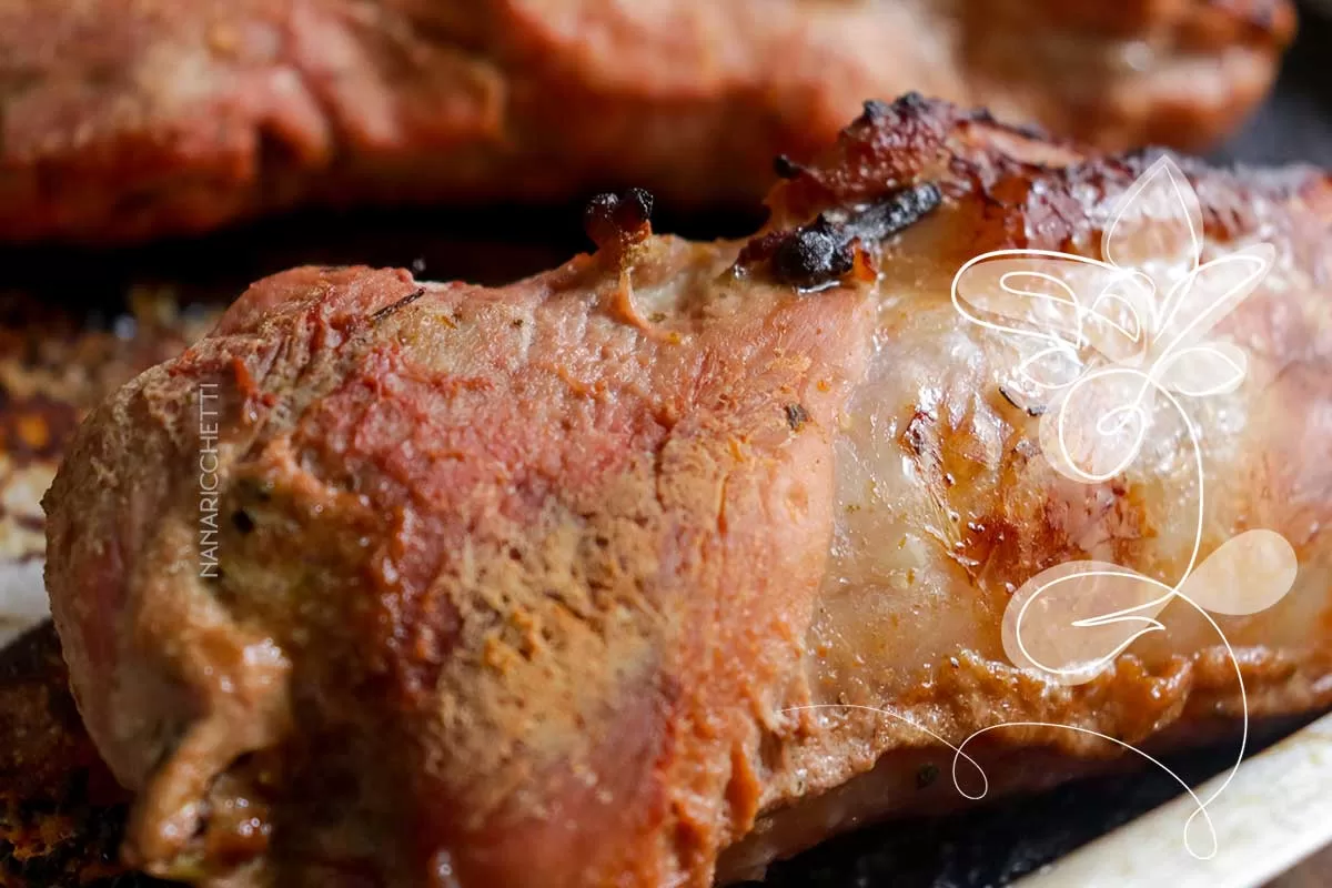 Receita de Carne de Porco Assada na Cerveja - faça um prato delicioso usando um belo pedaço de carne suína.