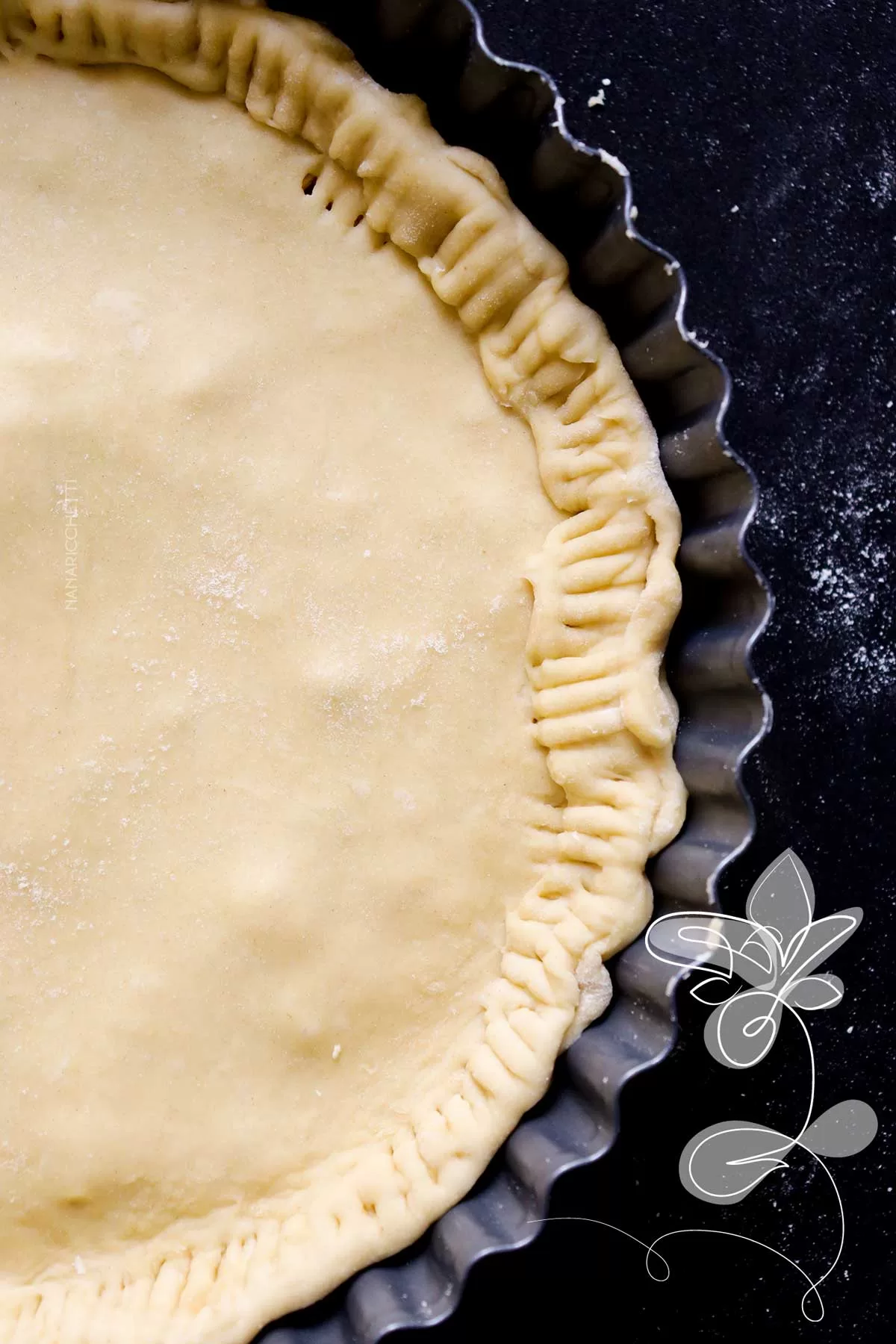 Receita de Torta de Massa de Maionese recheada com Frango - faça para comemorar o Dia das Mães com a família.