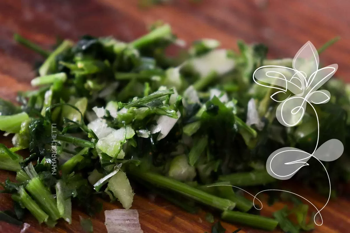 Receita de Salada de Ovo Cozido - um prato típico americano, faça e coloque como recheio em lanches ou sirva no churrasco.