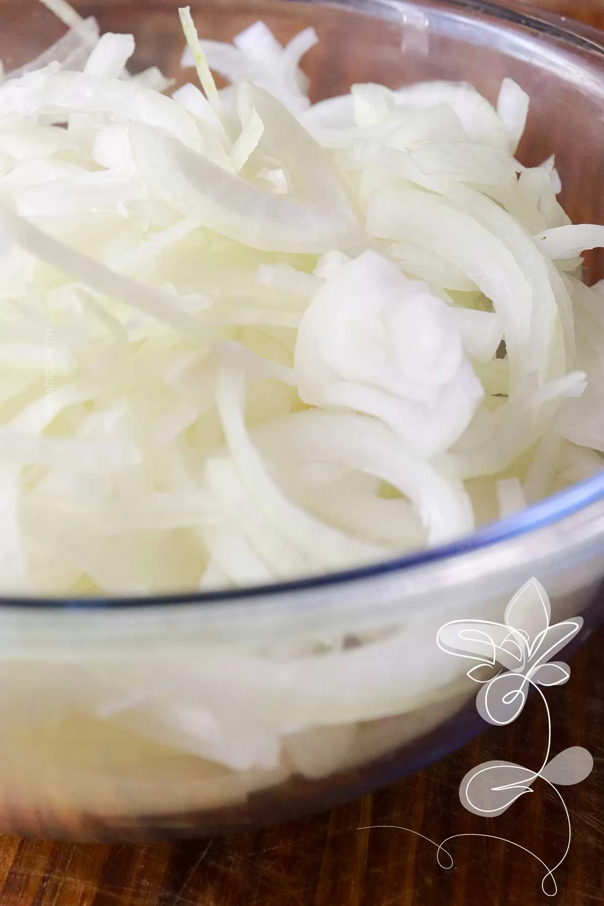 Receita de Cebola Crocante Frita na AirFryer - veja como é fácil fazer.