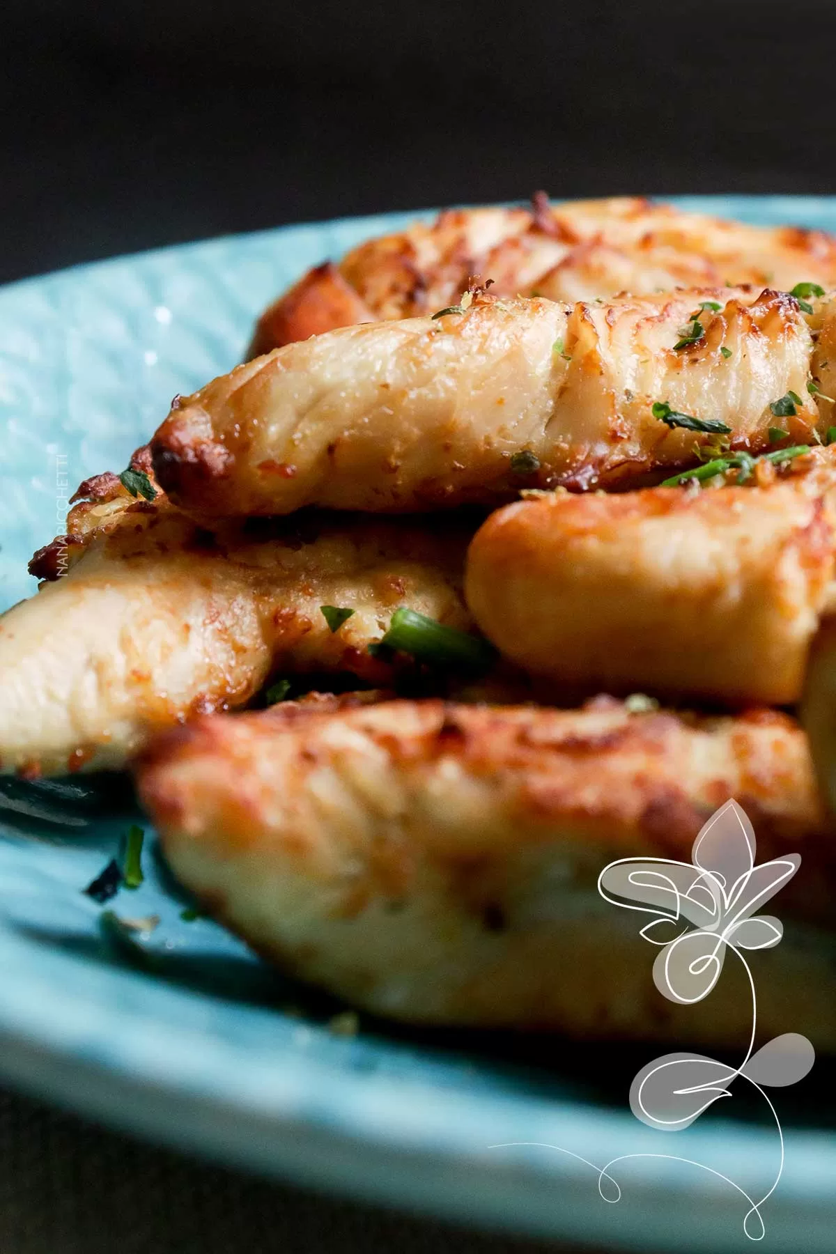 Receita de Filezinho de Sassami de Frango com Maionese assado na AirFryer - fácil de fazer, sirva no almoço ou jantar.